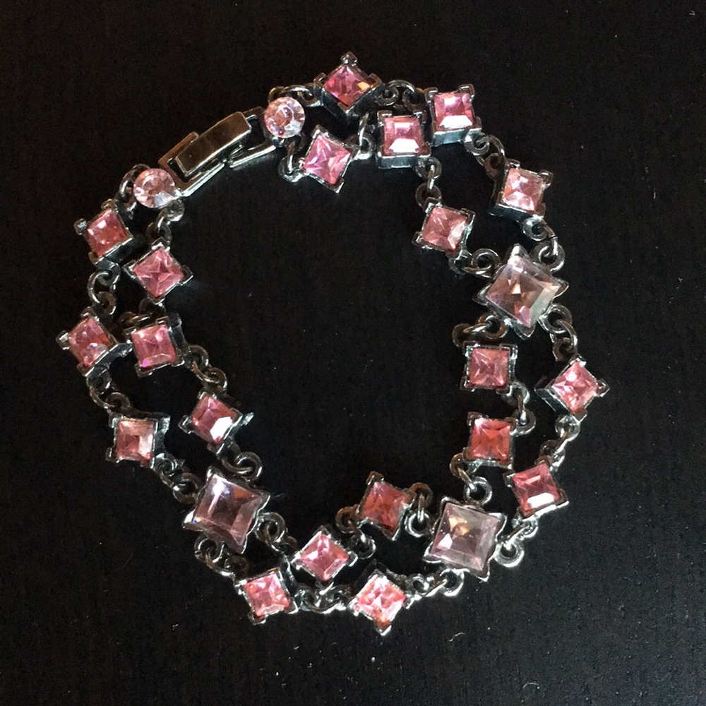 FREE GIFT 💝 Pink gemstone bracelet